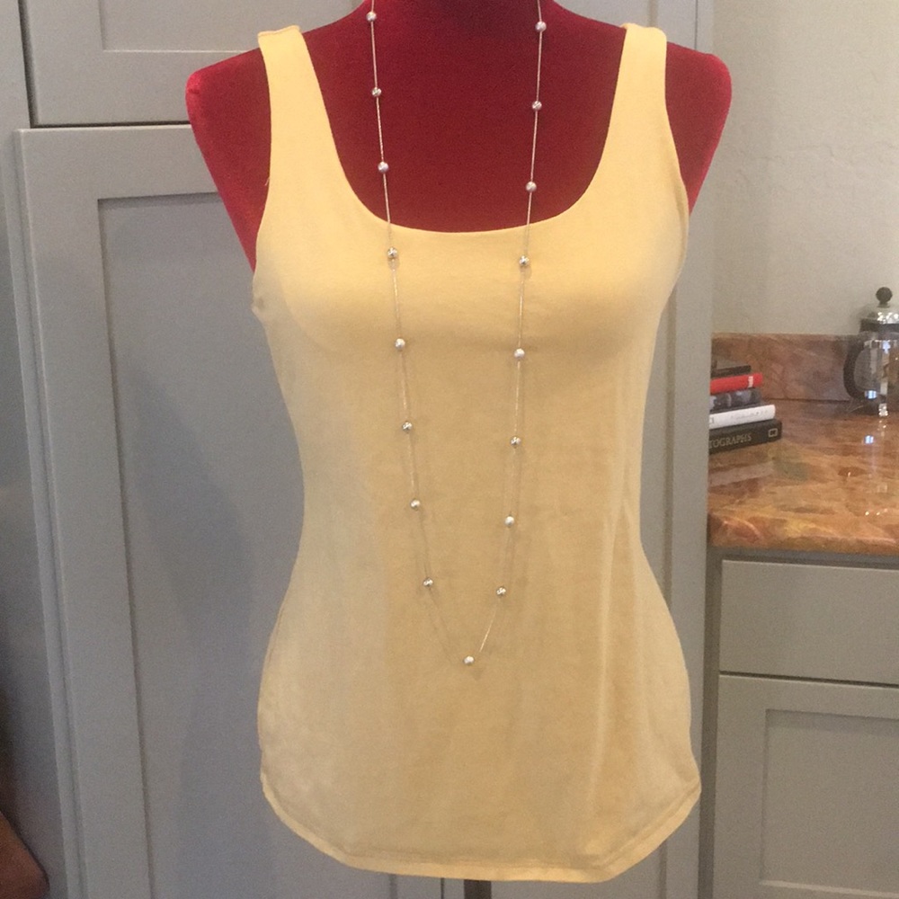 Jjill shelf bra tank in mustard. Fits up to D cup